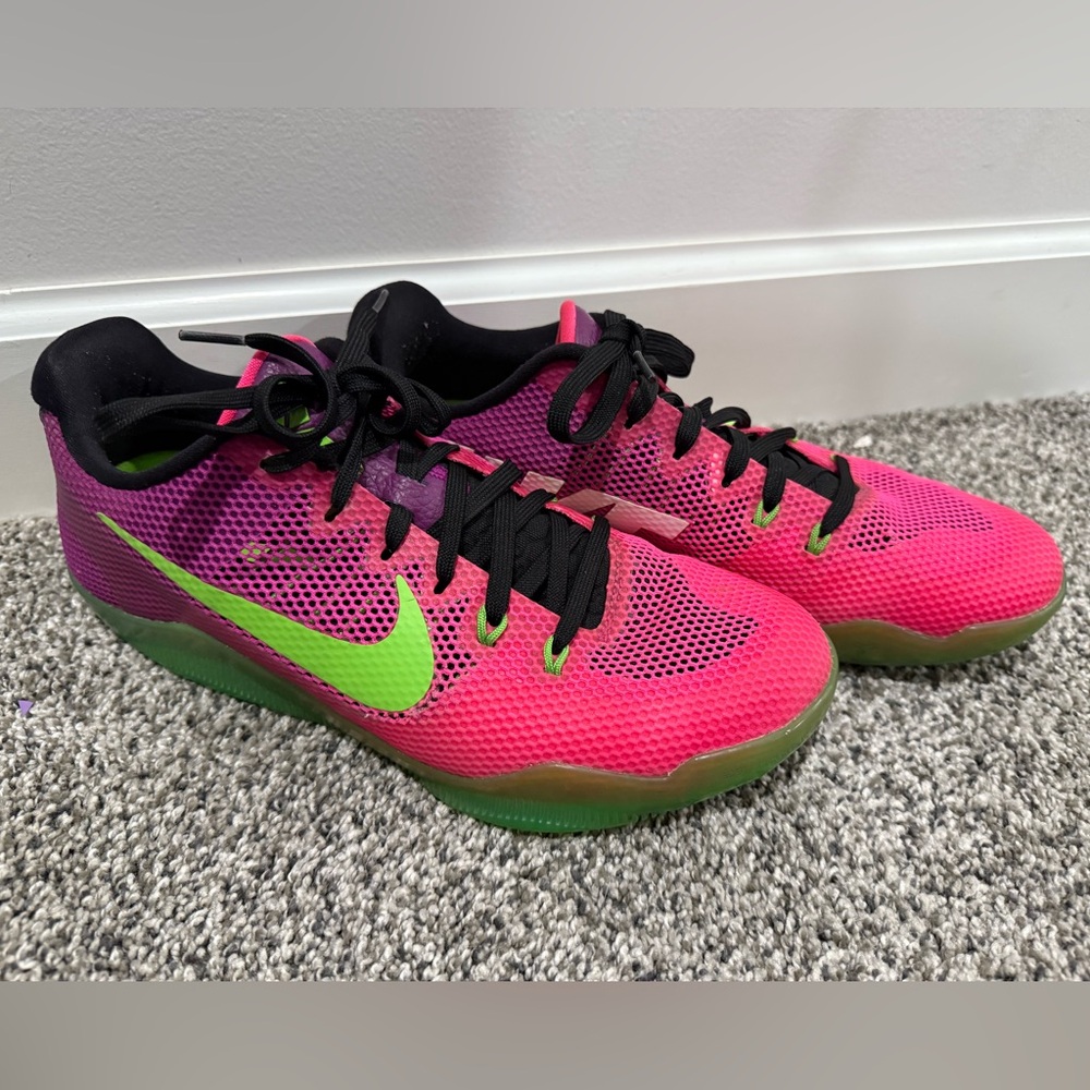 Nike Kobe 11 Mambacurial low basketball shoes, men's size 9.5
